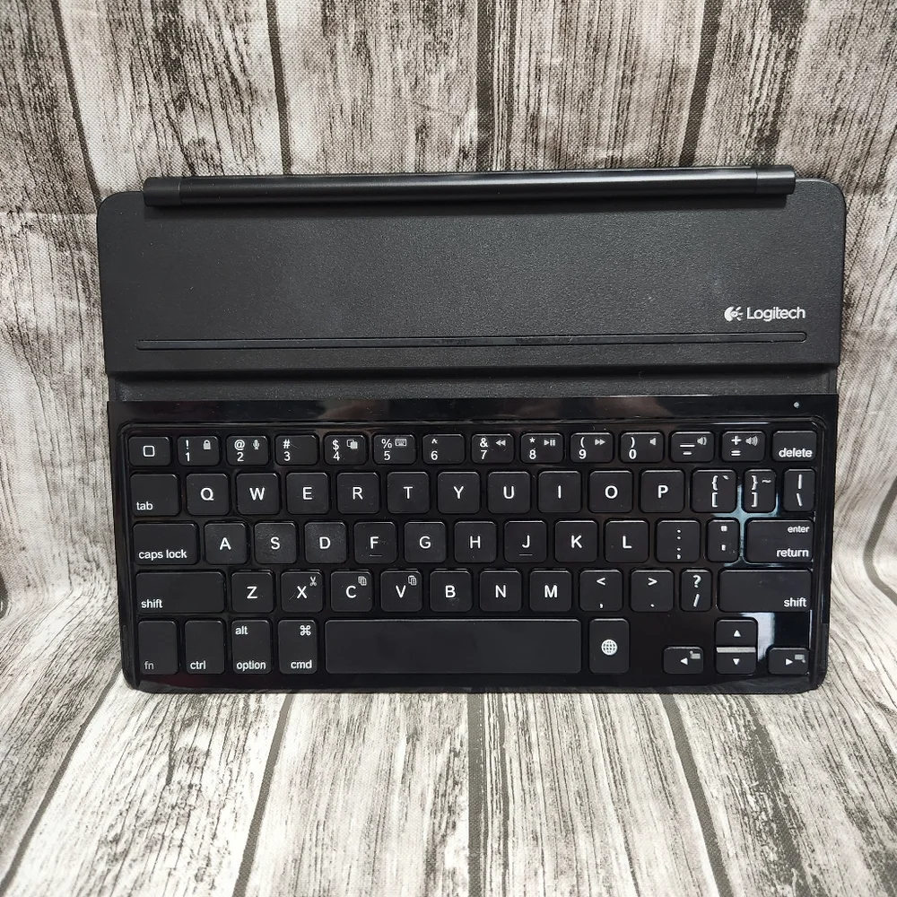 Logitech ultra thin Bluetooth keyboard cover